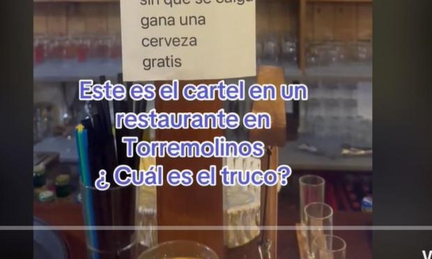 El cartel que ha visto @222excellent en el bar. (TIKTOK / @222excellent)