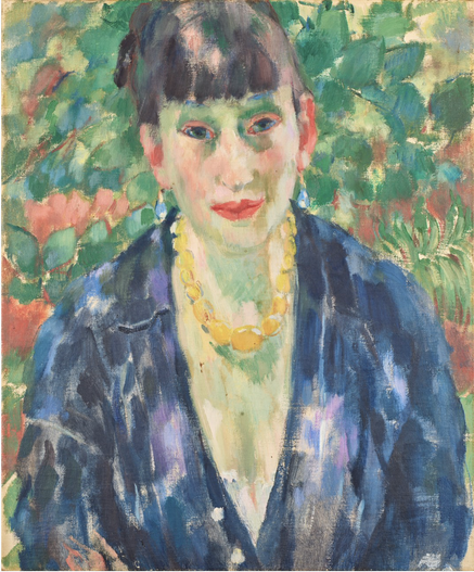 A woman painted in half total by Rik Wouters (oil). Behind her are reddish and green leaves. She wears blue earrings, make-up and a blue blouse.
All is painted losely, impressionistic.