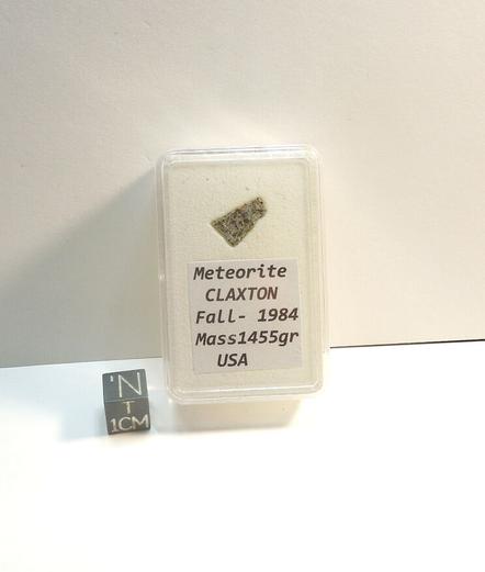 Claxton meteorite fall that struck a mailbox in Georgia. Small part slice micromount.