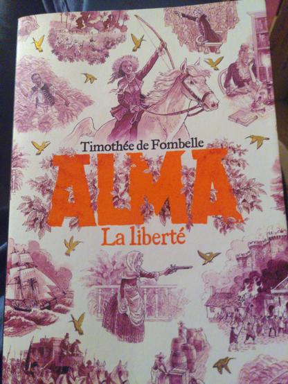 Sur la couv' l'héroïne, son cheval et son arc toujours mais aussi une bourgeoise blanche avec un revolver, la bastille qui brûle, un bateau dans la tempête etc