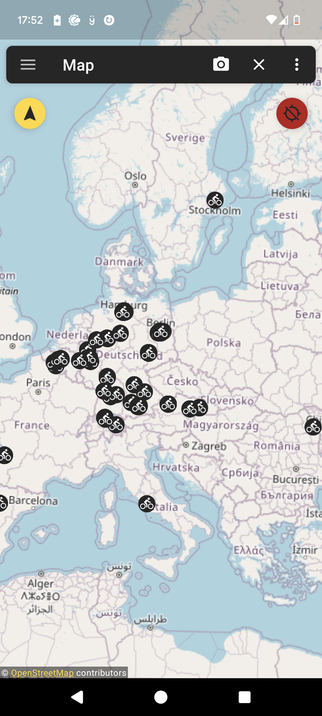 Das Bild zeigt einen Sceenshot der App "Critical Maps" mit einer Karte Europas mit einem Fokus auf die Region um Deutschland, Frankreich und Polen. Die Karte ist Teil einer App, wie der Titel "Map" im oberen Bereich des Bildschirms zeigt. Auf der Karte sind mehrere schwarze Kreise mit einem weißen Fahrradfahrer-Symbol zu sehen, die verschiedene Städte markieren, darunter Stockholm, Berlin, Paris und Wien. Diese markieren Aktuell stattfindende Raddemos