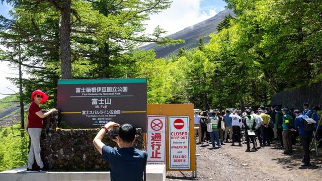 Mount Fuji doubles its entry fee and bans late-night hikes