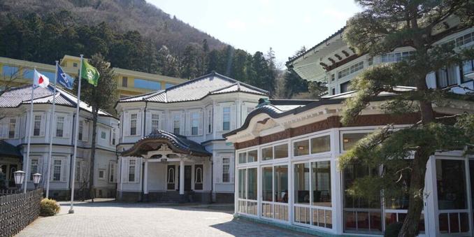 Classic Japan hotel lures guests with seasonal Instagrammability