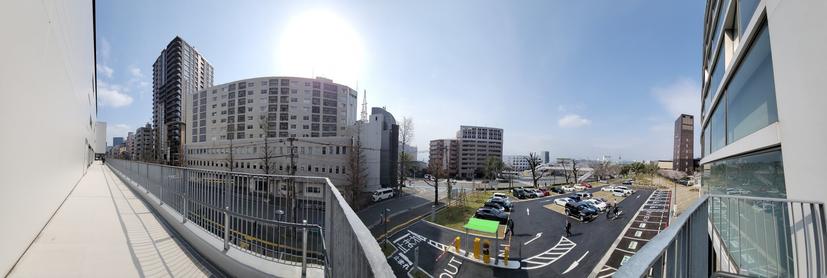 那の津通り側の行き止まり。直下は駐車場。