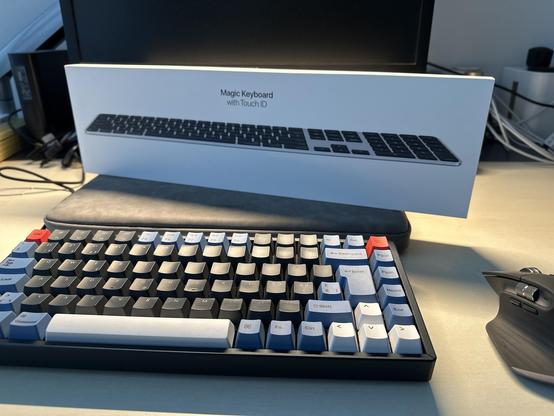 Apple Magic Keyboard with TouchID and Keychron K2 Keyboard