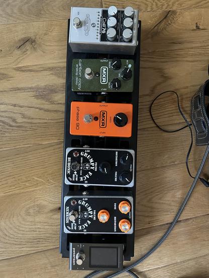 6 pédales de guitare pas branchées