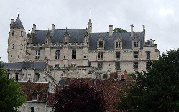 Château et son enceinte à #Loches (#IndreEtLoire) Le château de Loches, établi sur un promontoire long de 450 mètres, est déjà mentionné par Grégoire de Tours comme une forteresse à la fin du Ve siècle. Le chât...
Suite 👉 https://monumentum.fr/monument-historique/pa00097821/loches-chateau-et-son-enceinte
#Patrimoine #MonumentHistorique
Photo CC-BY-SA 4.0 : Christophe.Finot
