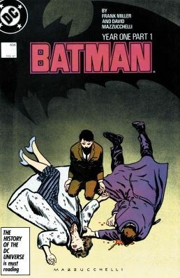 Cover of the original first episode. Displays, seen from above, Bruce as a child, on his knees, his dead parents around him.