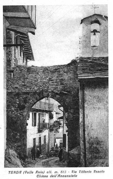 Chapelle de l'Annonciade à #Tende (#AlpesMaritimes) Petit édifice appartenant à la confrérie des Pénitents Blancs, composé d'une salle couverte d'une voûte d'arêtes bombée et d'un toit de lauzes en appentis. Dé...
Suite 👉 https://monumentum.fr/monument-historique/pa06000014/tende-chapelle-de-lannonciade
#Patrimoine #MonumentHistorique
Photo CC-BY-SA 4.0 : Auteur inconnuUnknown author