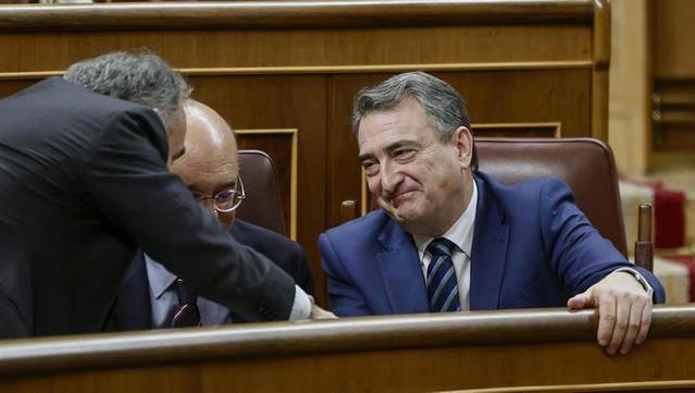 Esteban ha rebut elogis de la majoria de grups en el seu comiat al Congrés (EFE/ Sergio Pérez)
