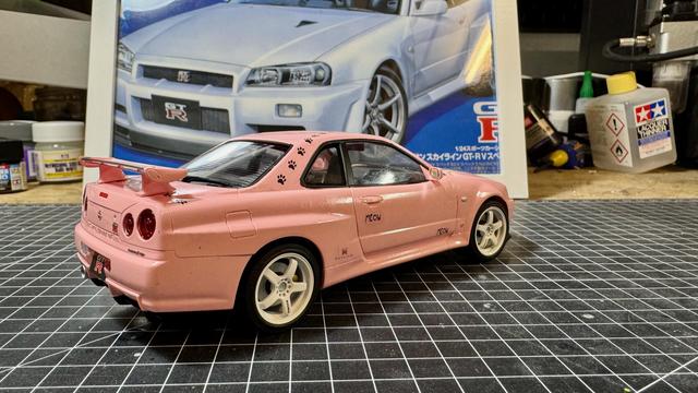 Pink Nissan Skyline GT-R V-Spec II Nür by Tamiya