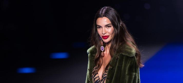 Joana Sanz, en el desfile de Lola Casademunt en la Mercedes Benz Fashion Week Madrid 2023. / David Benito