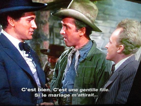 Rock Hudson lance à James Stewart :
C'est bien. C'est une gentille fille. Si le mariage m'attirait...