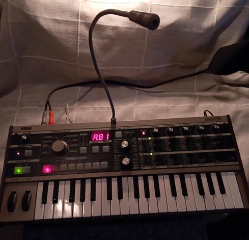 microKORG synthesizer/vocoder