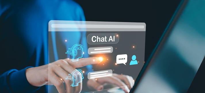 Una persona interactuando con un chatbot creado con Inteligencia Artificial / tondone