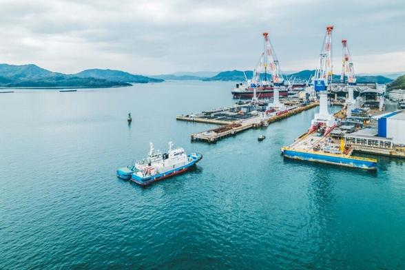 Tsuneishi launches Japan's first hydrogen dual-fuel tugboat