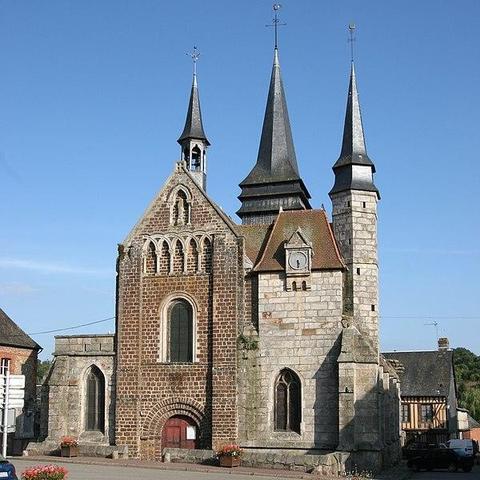 Eglise à #Broglie (#Eure) Construction XIIe siècle, XVe siècle, XVIe siècle. Eglise : classement par liste de 1862.
Suite 👉 https://monumentum.fr/monument-historique/pa00099364/broglie-eglise
#Patrimoine #MonumentHistorique
Photo CC-BY-SA 4.0 : Nitot