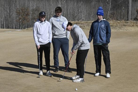 Boys Golf: Warriors lack experience, but not numbers - Brainerd Dispatch