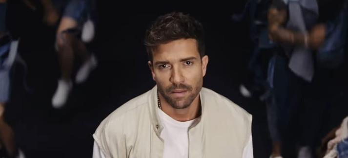 Pablo Alborán se postula a la lista con 'Clickbait'.