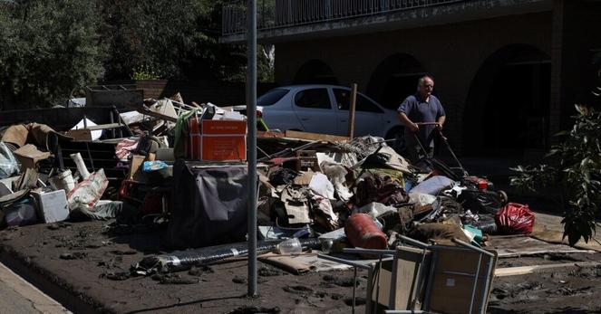Australia to spend $500 million to move or flood-proof homes in inundated areas