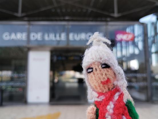 Puppet at Lille Europe.
