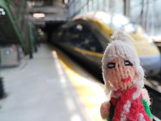 Puppet valiantly tries to contain its excitement as Eurostar 9135 pulls into Lille Europe