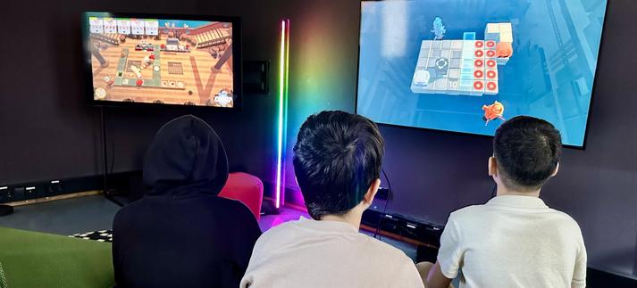 3Kids zocken Overcooked und Death Square