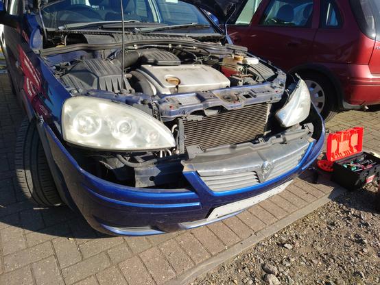 Opel / Vauxhall Corsa A (2005) with front bumper lowered
