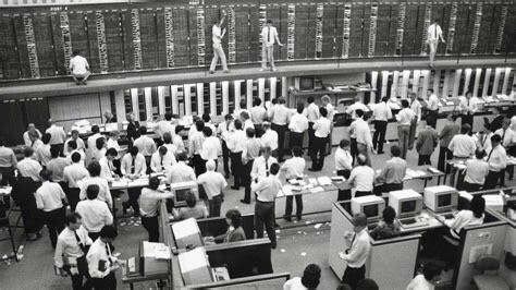 Action on the floor of the Melbourne Stock Exchange, 351 Collins Street on 15 April 1987.