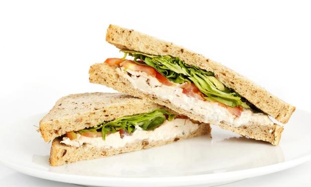Un sándwich con mayonesa (Getty Images)
