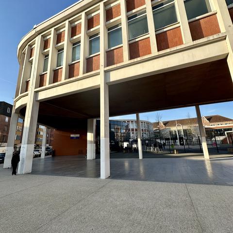 La façade du Lycée Carnot de Bruay-la-Bussière