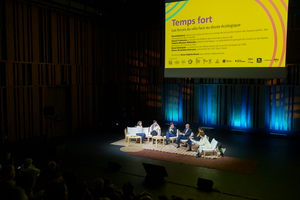 Photo de la table ronde au congrès.