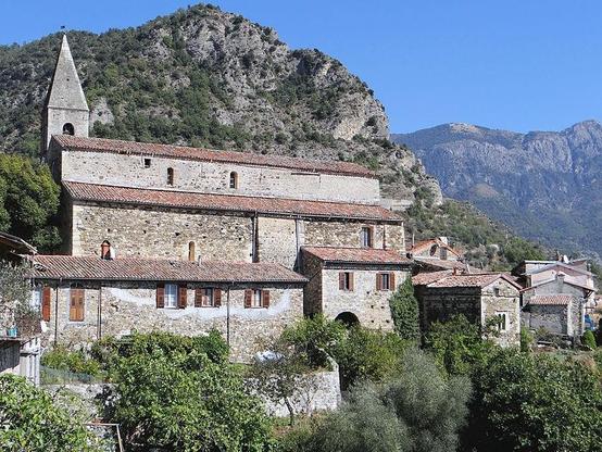 Eglise Saint-Martin à #LaTour (#AlpesMaritimes) Construction XIIe siècle. L'église : classement par arrêté du 25 mai 1943.
Suite 👉 https://monumentum.fr/monument-historique/pa00080884/la-tour-eglise-saint-martin
#Patrimoine #MonumentHistorique
Photo CC-BY-SA 4.0 : MOSSOT