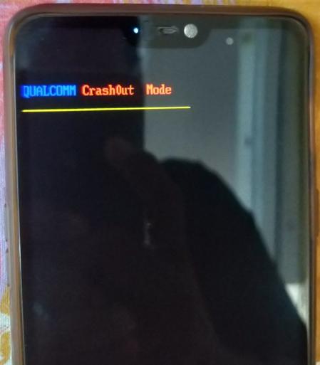 a oneplus 6 phone displaying the "qualcomm crashdump mode" error message but it's photoshopped to say "qualcomm crashout mode"