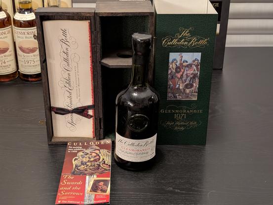 A Close-up of The Culloden Bottle and inside of case