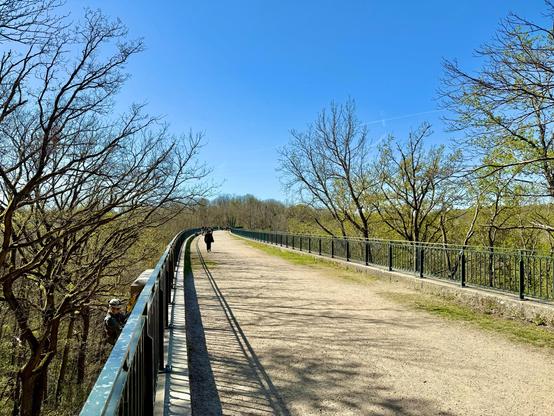 Sur le viaduc des Fauvettes