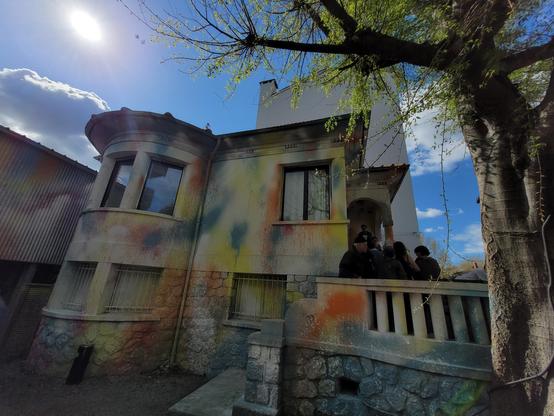Cette maison située allée des Demoiselles, à Toulouse va être détruite. Le collectif de street-art Lay up l’investit le temps d’un week-end