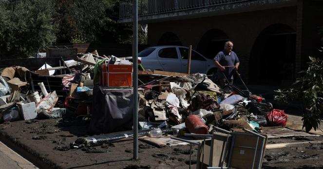 Australia to spend $500 million to move or flood-proof homes in inundated areas