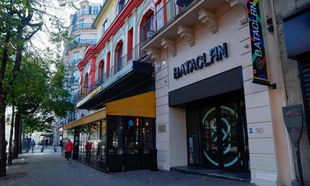 Entrada de la sala Bataclan, epicentro de los atentados en París. (THOMAS SAMSON via Getty Images)