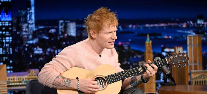 Ed Sheeran comparte el proceso de creación de sus canciones para evitar acusaciones de plagio. / NBC