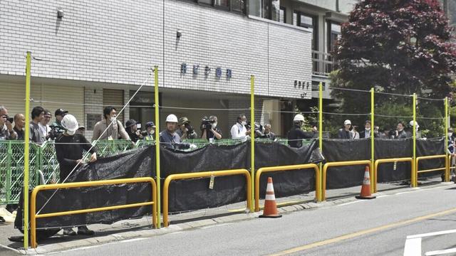 Mount Fuji: Screen is up in Japanese town to block view, prevent crowds