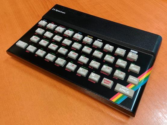 Photo of assembled 16K ZX Spectrum with newly fitted issue 1 keymat and new faceplate.