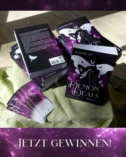 Ein Foto mit mehreren Exemplaren der Taschenbuchausgabe des Fantasyromans »Demon Deals« und passenden Lesezeichen. Aufschrift: Jetzt gewinnen.