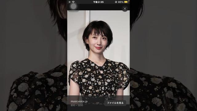 波瑠　ラバーガールの右