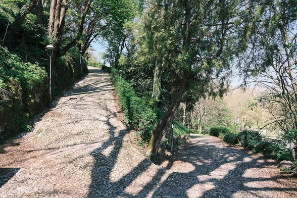 The path leading up to the Castello.