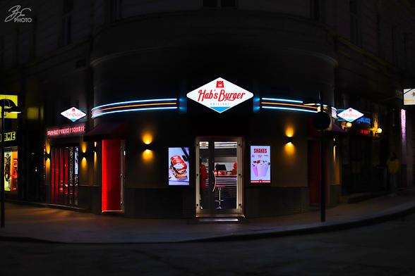 Glowing Corners of Vienna