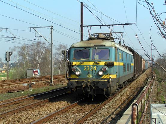 HLE 2334 @ FPH - avril 2005