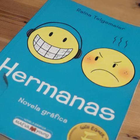 Portada del libro Hermanas de Raina Telgemeier