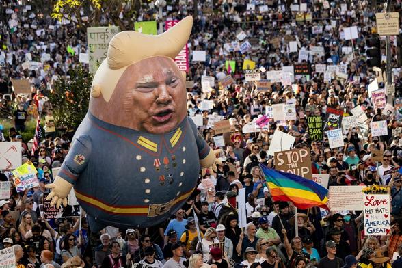 Large balloon of Corporal Bone Spurs rises above the crowd that turned out for the Saturday protest in Los Angeles, California, April 5, 2025.
Borrowed from Rolling Stone Magazine.
https://www.rollingstone.com/politics/politics-features/trump-musk-protests-democracy-hands-off-indivisible-1235312482/