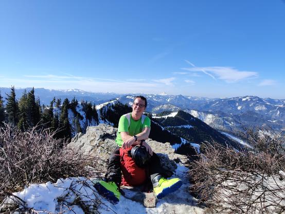 Hiking close to Vienna in Winter - This picture was taken on a summit just an hour's drive from Vienna